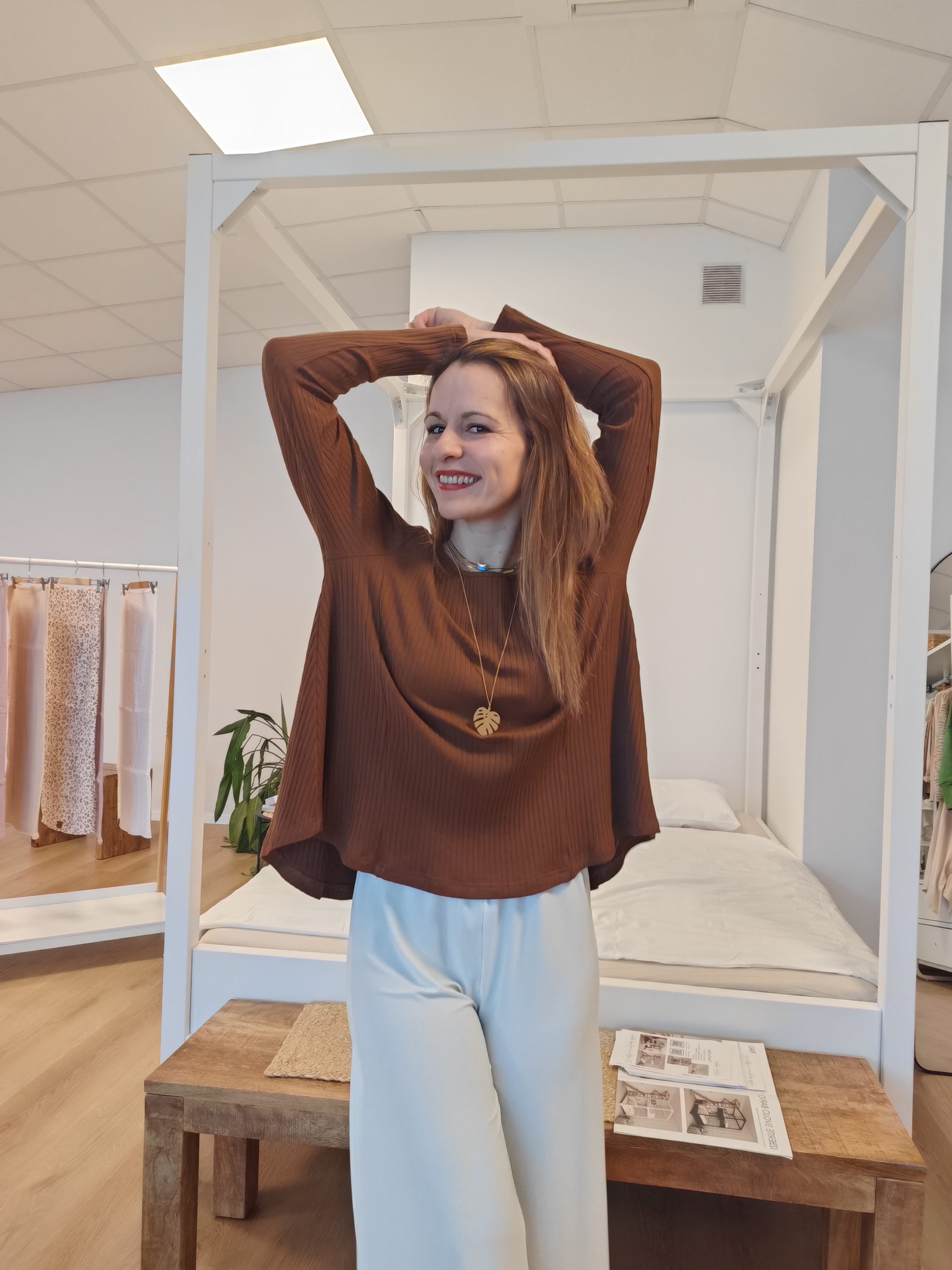 Dolga majica Oversize_Rjava - Image 6