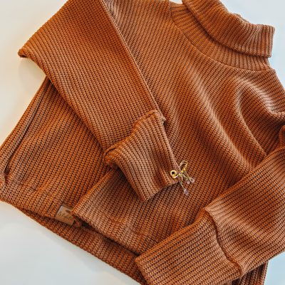 Pulover, ki se prilagaja tebi_Rjav puli