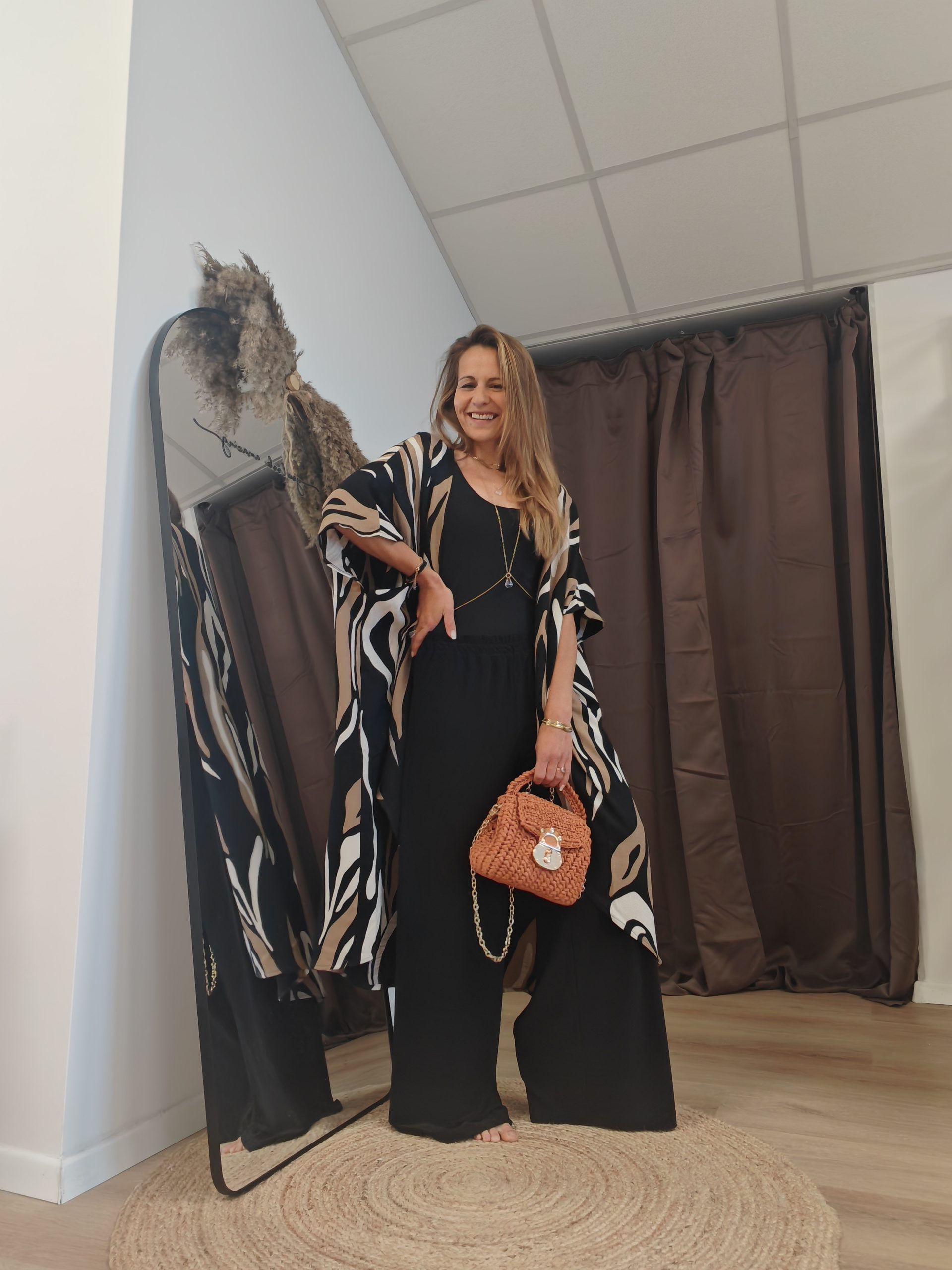 Kimono obleka iz nežne viskoze – eleganca v gibanju - Image 5